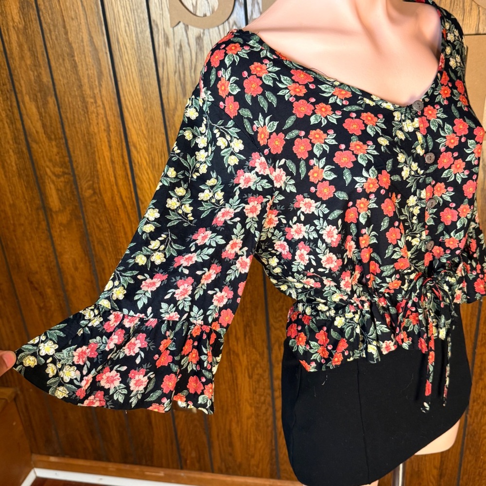 Patrons of Peace Blouse Womens Medium Black Floral Tie Waist Ruffle Sleeve Top - Picture 4 of 6